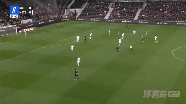 25'穆通破门! 昂热 1- 0梅斯