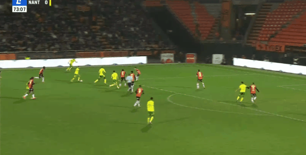 74'阿布利内破门! 洛里昂 1- 1南特