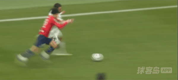 37'纳尔提破门! 里昂 1- 0里尔