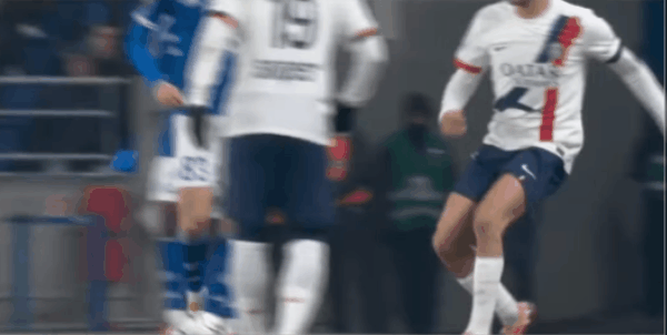 75'阿什拉夫惨遭直红! 斯特拉斯堡 1- 1巴黎圣日耳曼