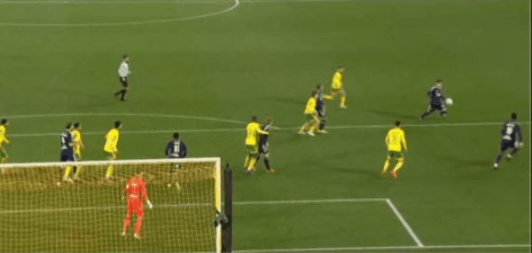 25'苏尔克破门! 南特 0- 1里昂