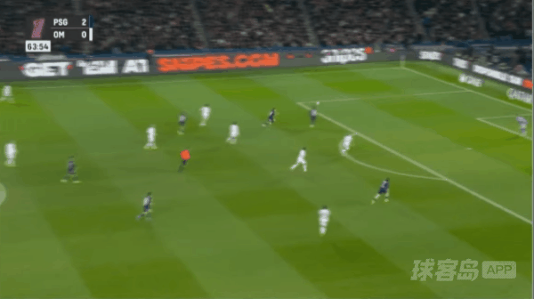 64'梅迪纳乌龙破门! 巴黎圣日耳曼 3- 0马赛