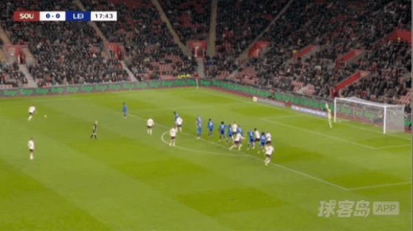 18'贝利斯破门! 南安普敦 1- 0莱斯特城