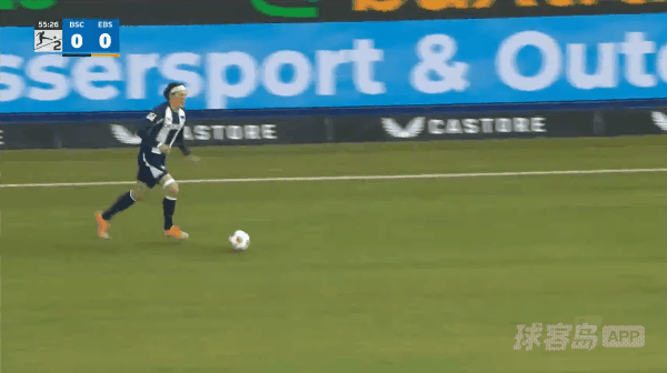 56'温克勒破门! 柏林赫塔 1- 0布伦斯维克