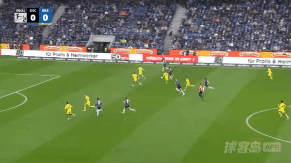 1'乌德里基斯破门! 比勒菲尔德 1- 0布伦斯维克