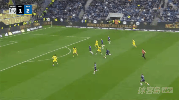 31'沃尔破门! 比勒菲尔德 2- 2布伦斯维克