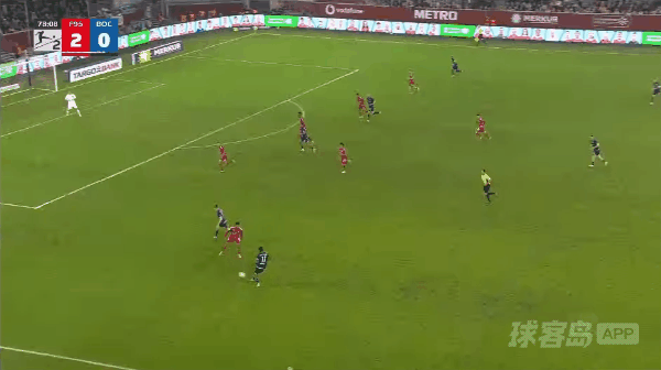 79'鲁普雷希特破门! 杜塞尔多夫 2- 1波鸿