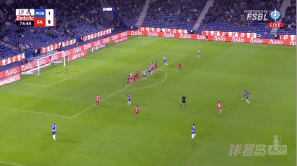 75'M.费尔南德斯破门! 波尔图 2- 0吉维森特
