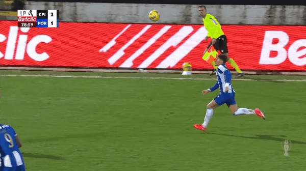 79'桑托斯惨遭直红! 卡沙比亚 2- 1波尔图