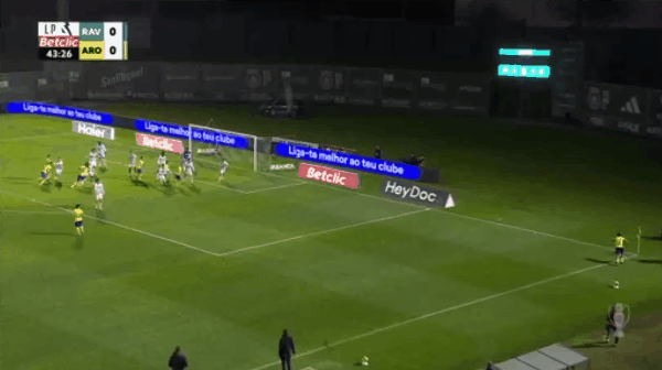 44'埃斯加约破门! 里奥阿维 0- 1阿罗卡
