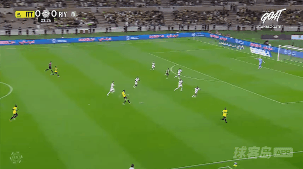 24'本泽马破门! 吉达联合 1- 0利雅得体育