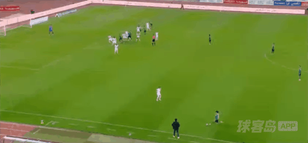 60'内维斯乌龙破门! 阿尔纳泽马 2- 1利雅得新月