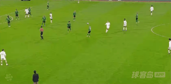 27'哈利勒乌龙破门! 阿尔纳泽马 0- 1达曼协作