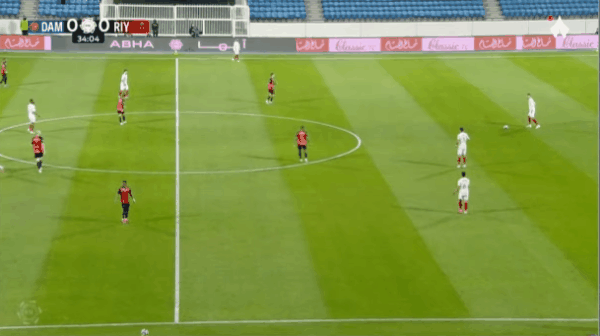 35'奧基塔破门! 达马克 1- 0利雅得体育