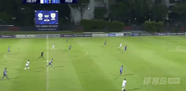 9'蒂伊破门! 狮城水手 1- 0万隆