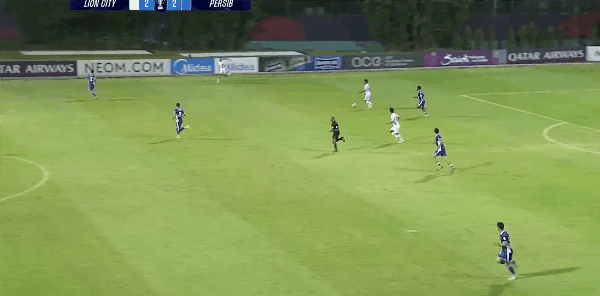 71'洛佩斯破门! 狮城水手 3- 2万隆