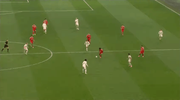 90'巴雷罗破门! 阿贾克斯 0- 2本菲卡