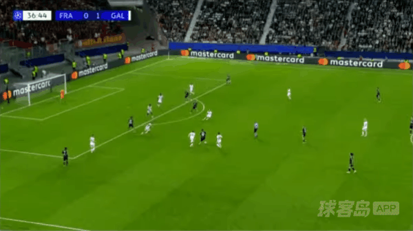 47'尤尊破门! 法兰克福 2- 1加拉塔萨雷