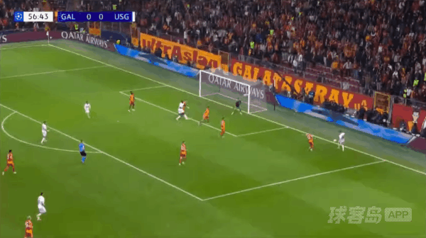57'P.戴维破门! 加拉塔萨雷 0- 1圣吉罗斯