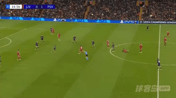 16'索博斯洛伊破门! 利物浦 1- 1埃因霍温