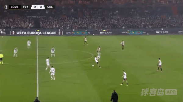 11'上田绮世破门! 费耶诺德 1- 0凯尔特人