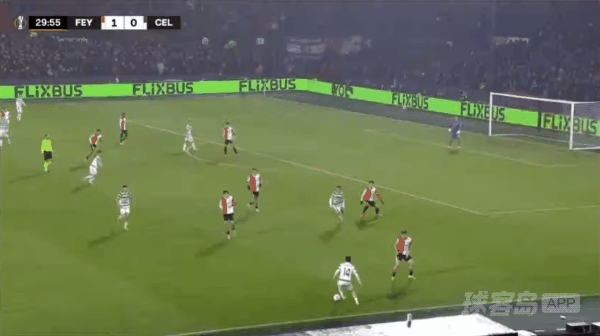 31'杨贤俊破门! 费耶诺德 1- 1凯尔特人
