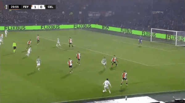 31'杨贤俊破门! 费耶诺德 1- 1凯尔特人