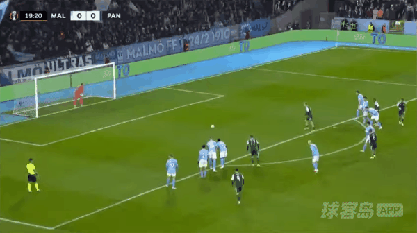 20'斯维德斯基点球未进! 马尔默 0- 0帕纳辛纳科斯