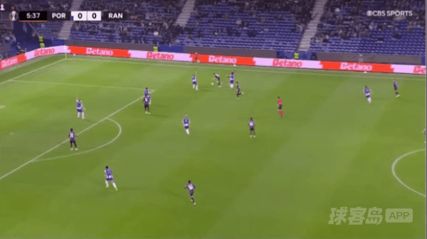 6'加萨马破门! 波尔图 0- 1格拉斯哥流浪者