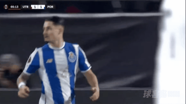 66'巴卡斯惨遭直红! 乌德勒支 1- 1波尔图