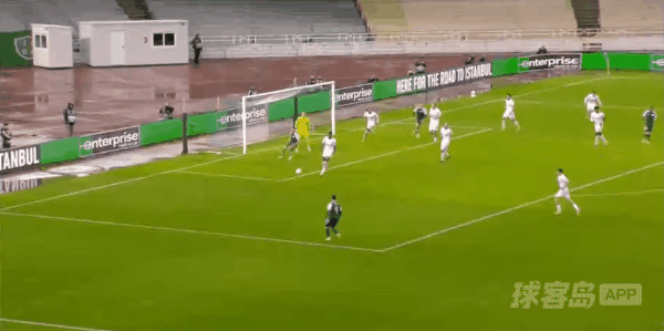 18'斯维德斯基破门! 帕纳辛纳科斯 1- 0格拉茨风暴
