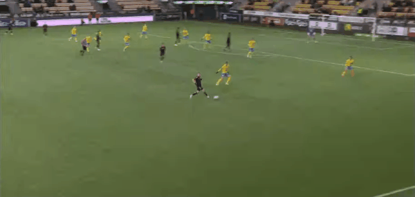 23'尼亚科破门! 塞那乔其 1- 0赫尔火花