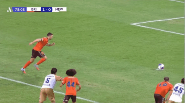 79'奥谢点球破门! 布里斯班狮吼 2- 0纽卡斯尔喷气机