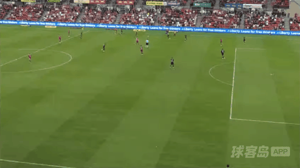 15'约万诺维奇破门! 阿德莱德联 2- 0墨尔本城