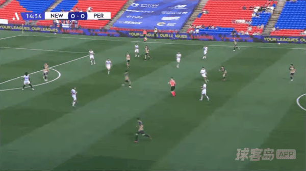 15'贝尔通切洛破门! 纽卡斯尔喷气机 1- 0珀斯光荣