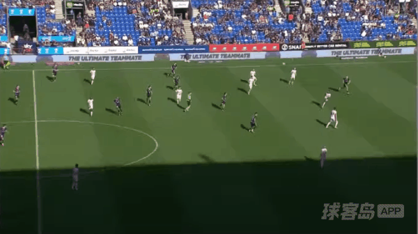 46'詹姆斯惨遭直红! 奥克兰FC 1- 0惠灵顿凤凰