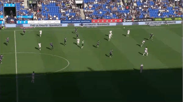46'詹姆斯惨遭直红! 奥克兰FC 1- 0惠灵顿凤凰