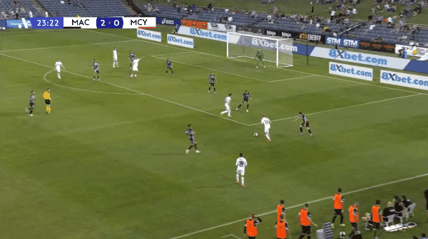 24'梅梅蒂破门! 麦克阿瑟 2- 1墨尔本城
