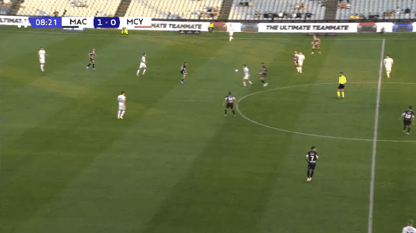 9'布拉坦破门! 麦克阿瑟 2- 0墨尔本城