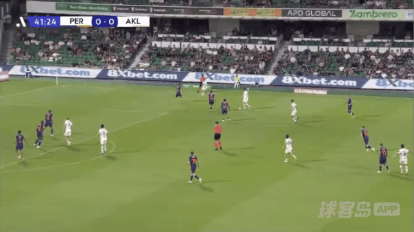 42'兰德尔破门! 珀斯光荣 0- 1奥克兰FC
