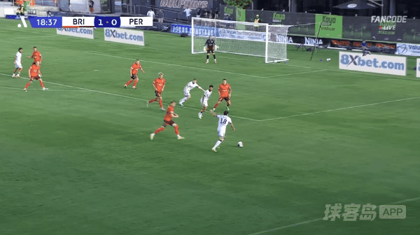 19'萨拉斯乌龙破门! 布里斯班狮吼 1- 1珀斯光荣