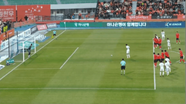 34'李昊宰点球未进! 江原FC 0- 0浦项制铁