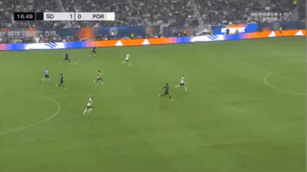 17'佩莱格里诺破门! 圣地亚哥FC 2- 0波特兰伐木者