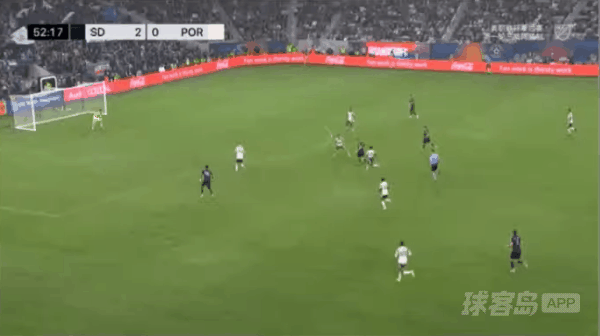 53'佩莱格里诺破门! 圣地亚哥FC 3- 0波特兰伐木者
