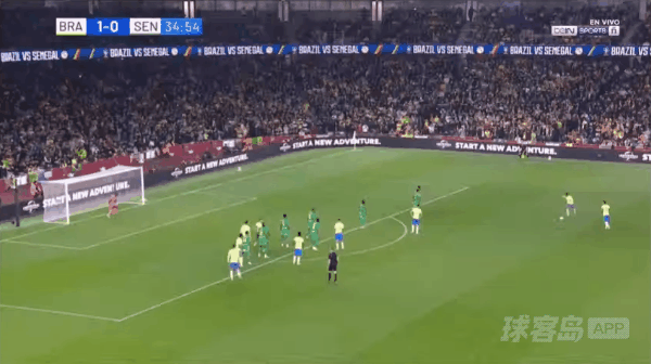 35'卡塞米罗破门! 巴西 2- 0塞内加尔