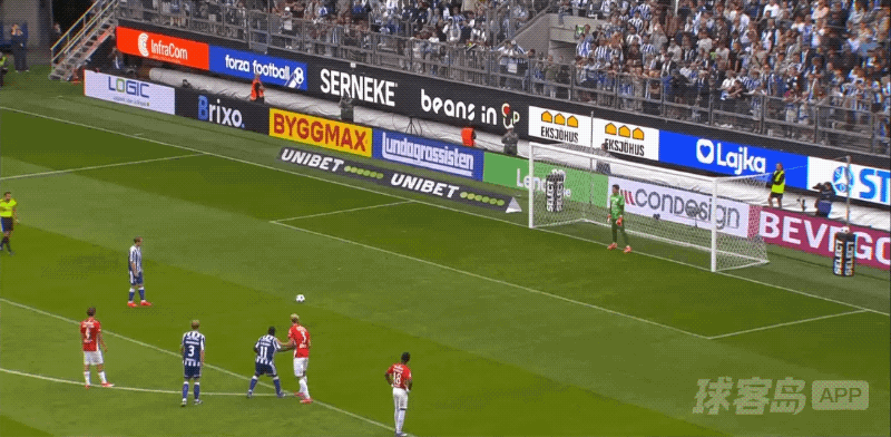 25'拉尔森点球破门! 哥德堡 1- 0代格福什