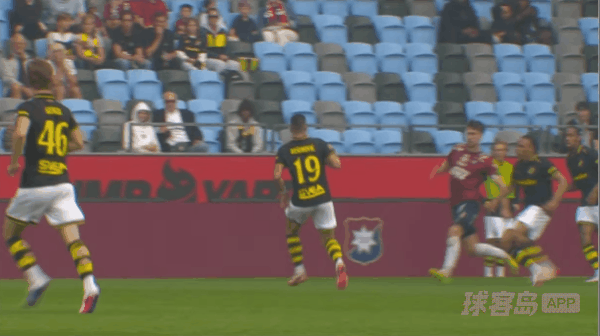 77'保尔森惨遭直红! 奥尔格里特 2- 2索尔纳