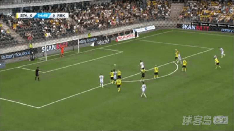 35'奇亚卡点球破门! 斯达 0- 1罗森博格