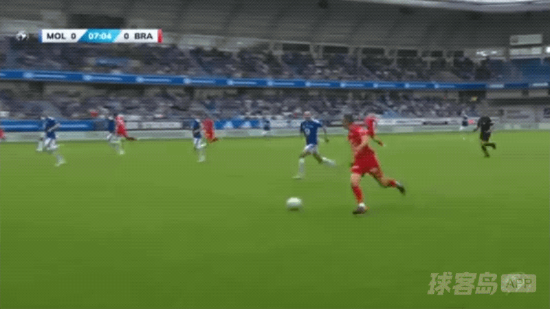 8'德罗维破门! 莫尔德 0- 1布兰