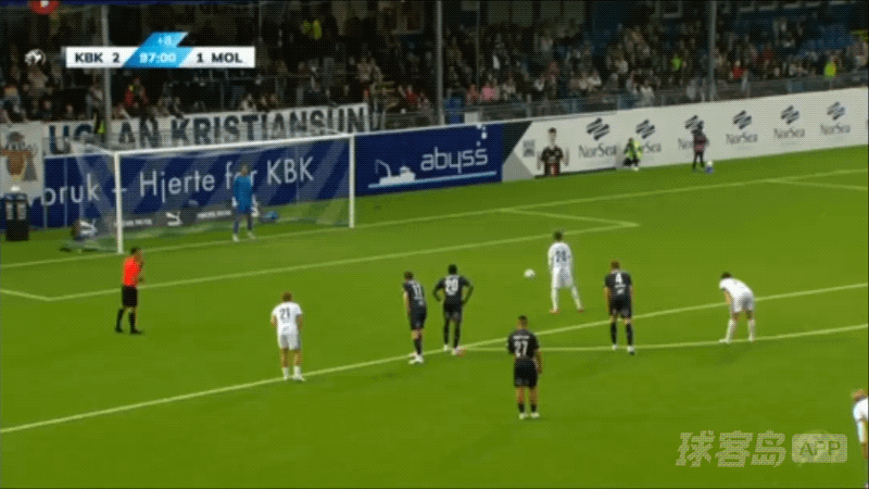 98'科内-多尔蒂点球未进! 克里斯蒂安松 2- 1莫尔德